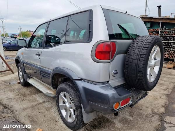 Dezmembram Nissan Terrano, 2 usi, an 2007, 3.0 Diesel, 4X4 - 5