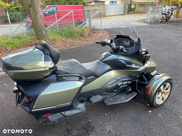 Can-Am Spyder - 8