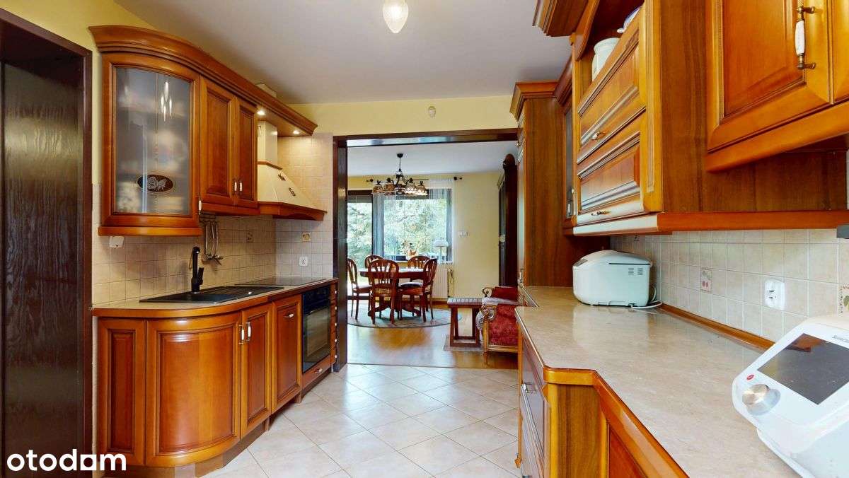 Klasyczny Dom Z Basenem Oraz Pięknym Ogrodem! - Pełny obrazek: 4/12