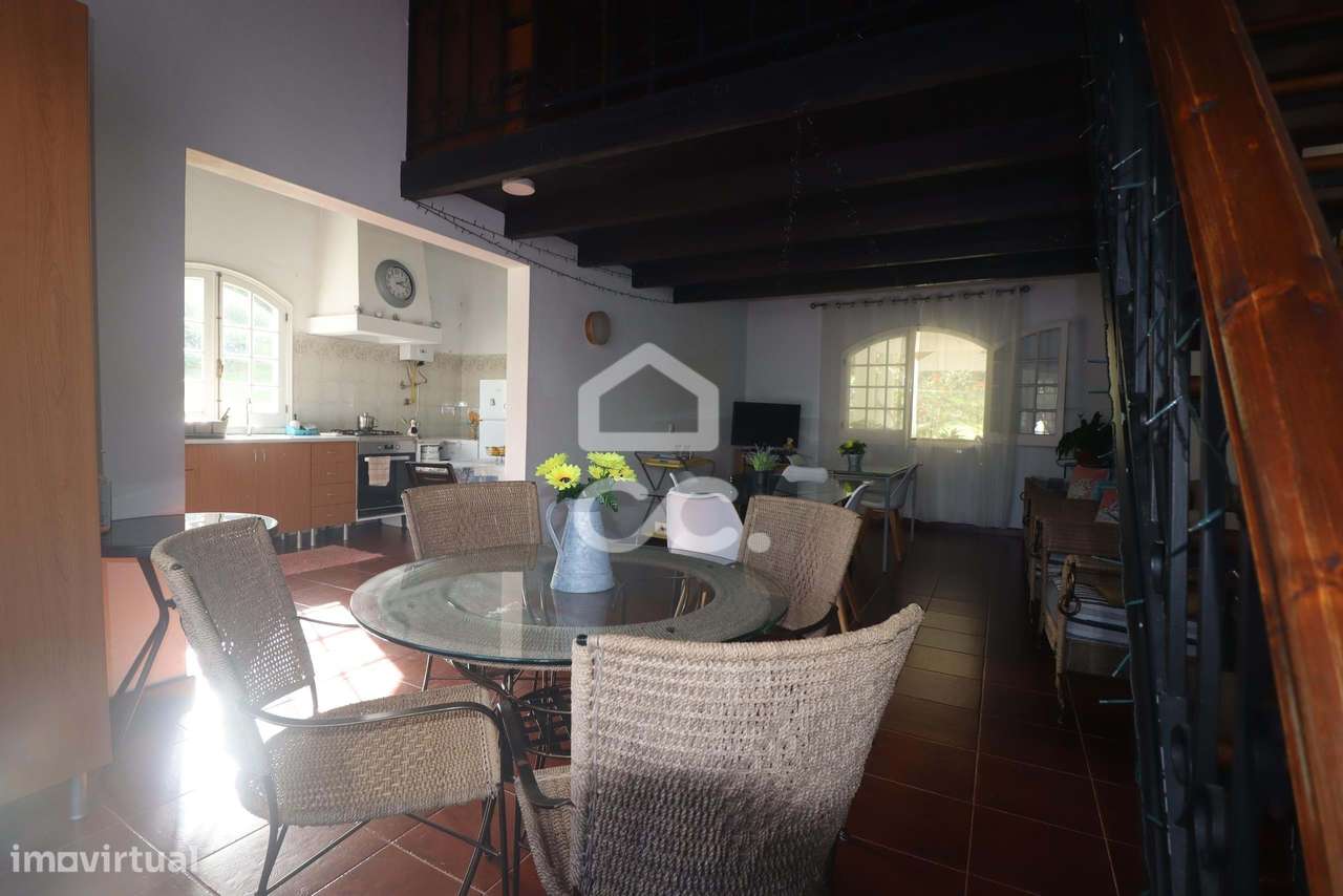 Moradia com 4 Quartos e Anexo T1  - São Vicente Ferreira - Ponta Delga-29