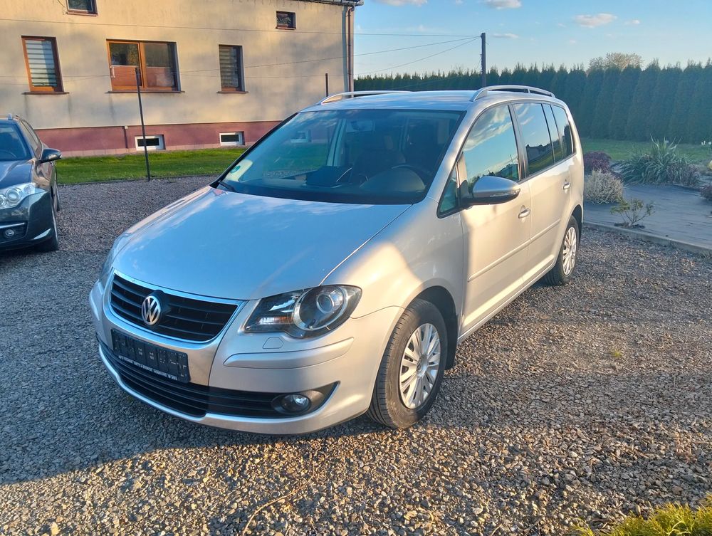 Volkswagen Touran I 1.6 Conceptline 2009