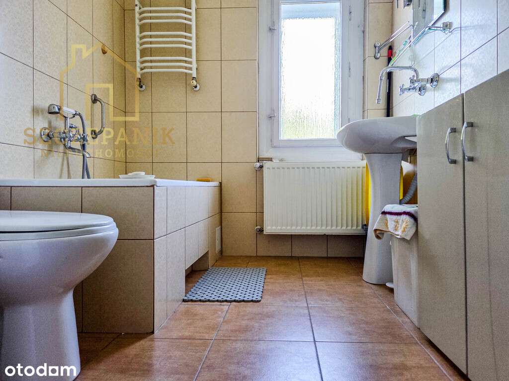 Dom z działką podzielony na 3 odrębne mieszkania !-13