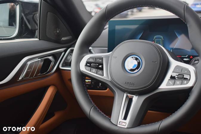 BMW i4 - 16