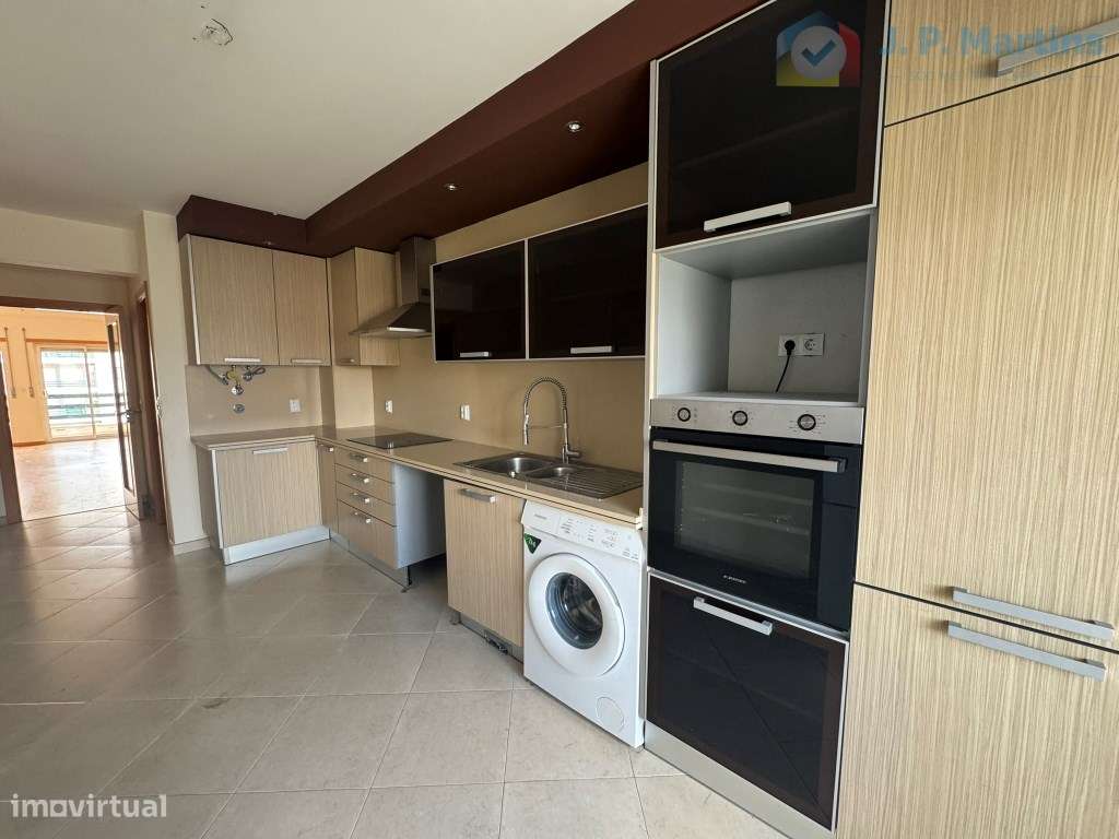 T3 c/ parqueamento e arrecadação, Lavradio (Barreiro)-0