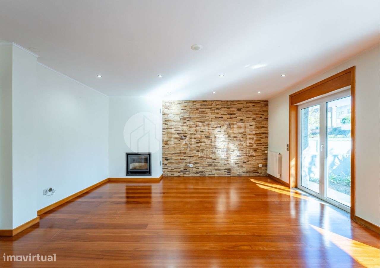 Excelente Moradia V4 - Quinta de Lousã - Valongo-11