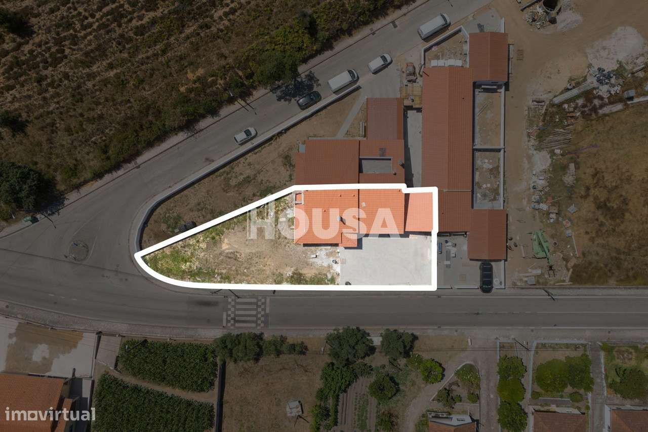 Moradia T3 Térrea Geminada – NOVA-19