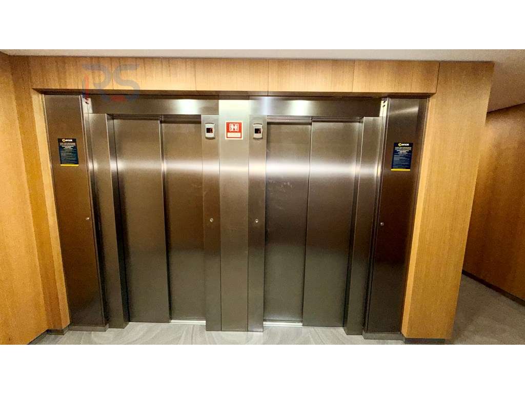 T4 último piso Boavista Porto-32