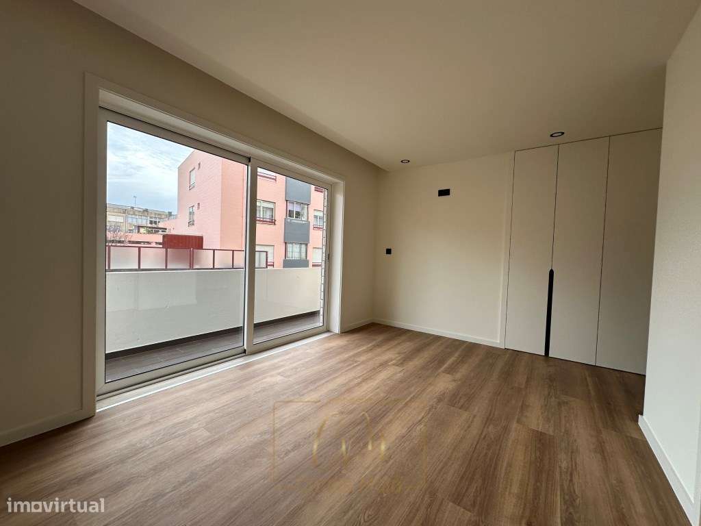 Apartamento T3 c/lugar de garagem-13