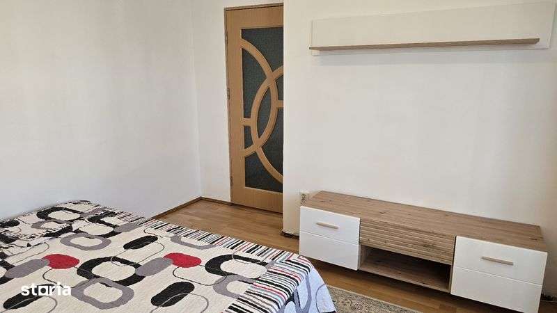 Închiriez apartament cu 3 camere - Imagine principală: 4/7