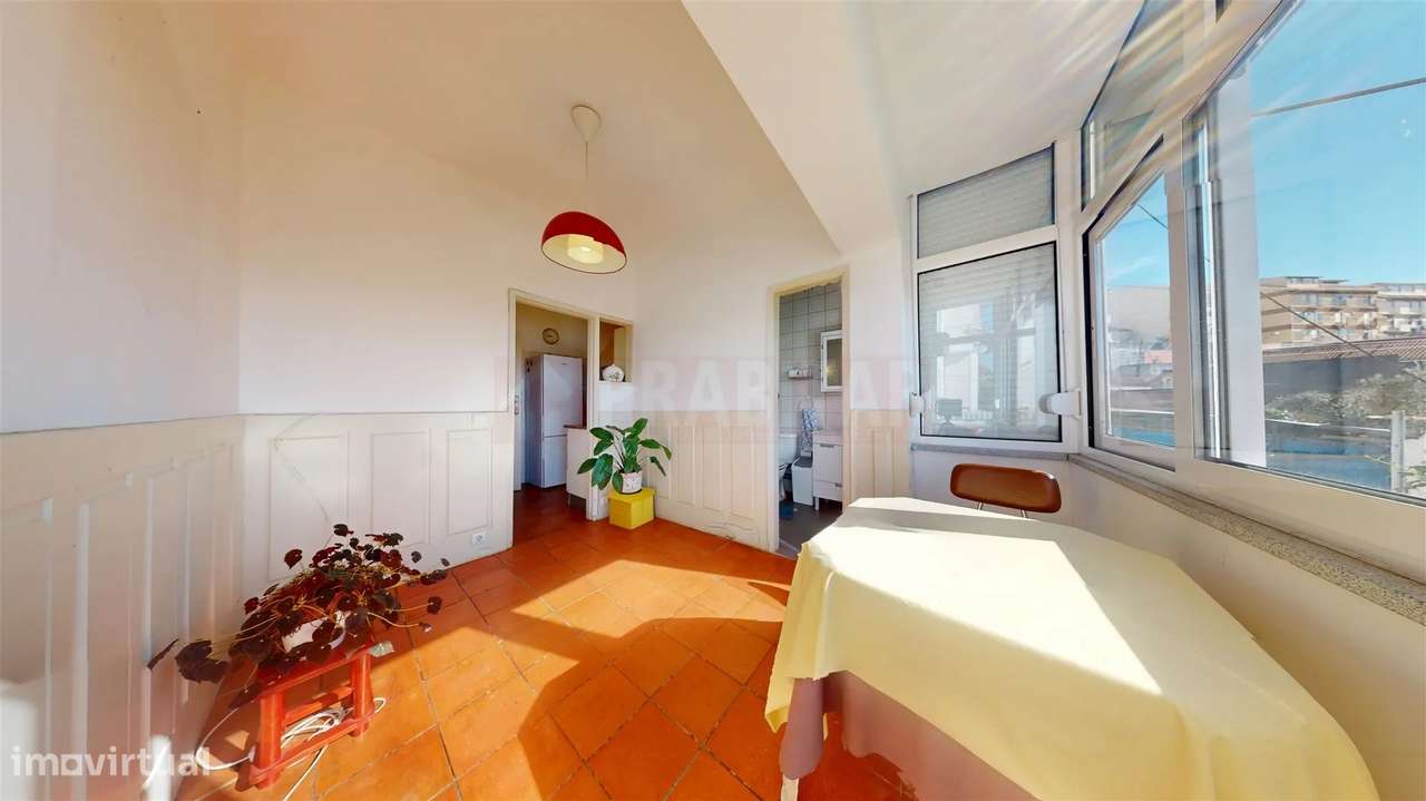 Apartamento T2 com Terraço e Anexo | Olivais-5