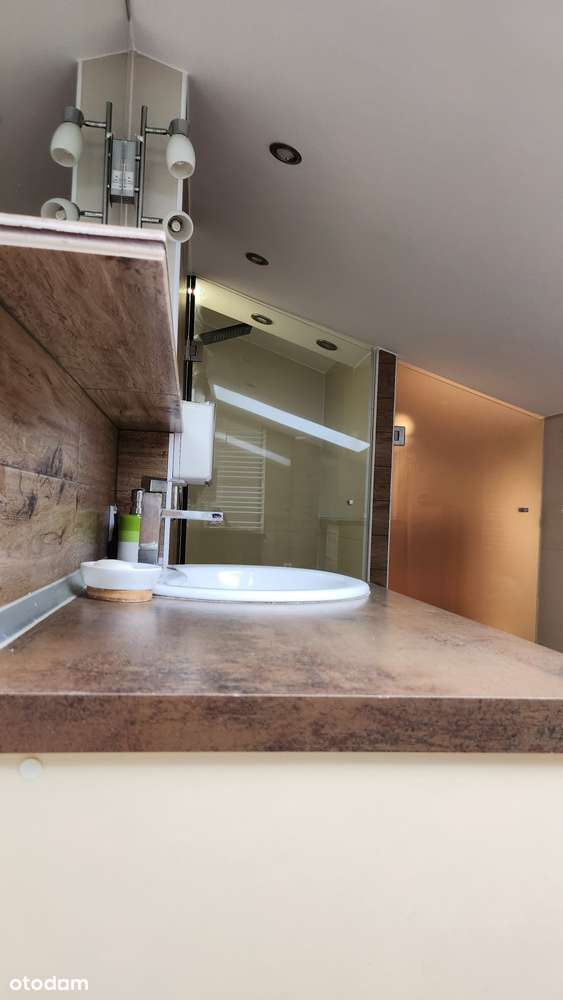 Przestronne 4-pokojowe mieszkanie z ogrzewaniem gazowym-10