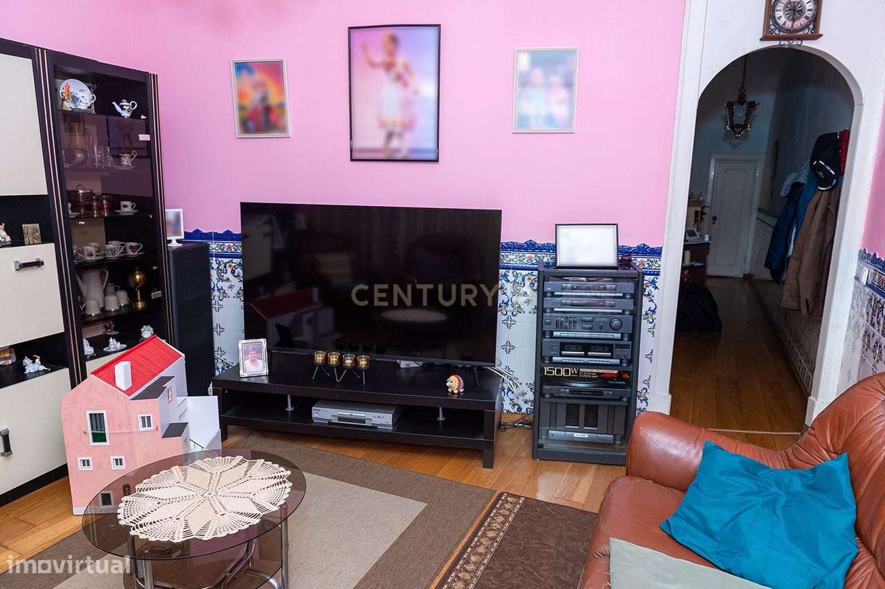 Simpática moradia no centro da vila de Fanhões - Grande imagem: 3/23