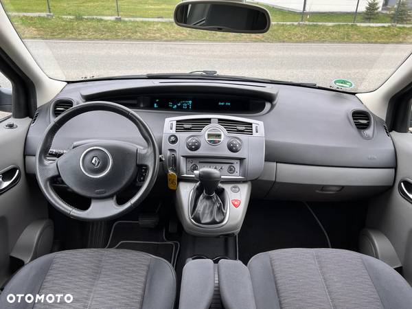 Renault Grand Scenic - 21