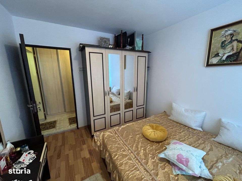 - Apartament 3 camere confort 1 decomandat, Buzaului. - Imagine principală: 4/6