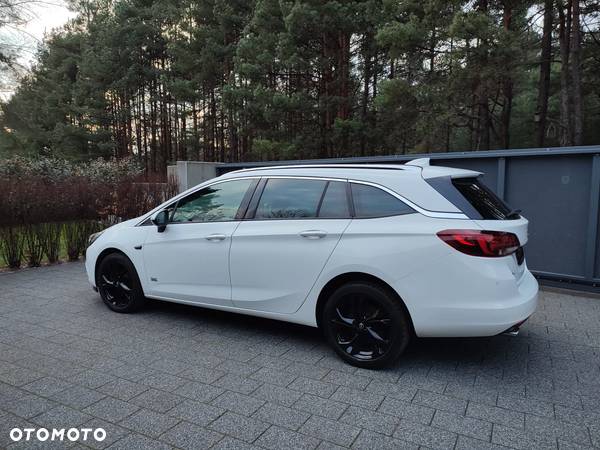 Opel Astra 1.6 BiTurbo D (CDTI) Start/Stop Innovation - 4