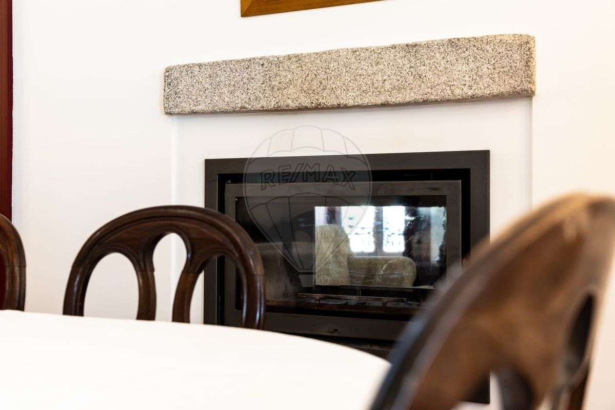 Moradia T6 para venda-10