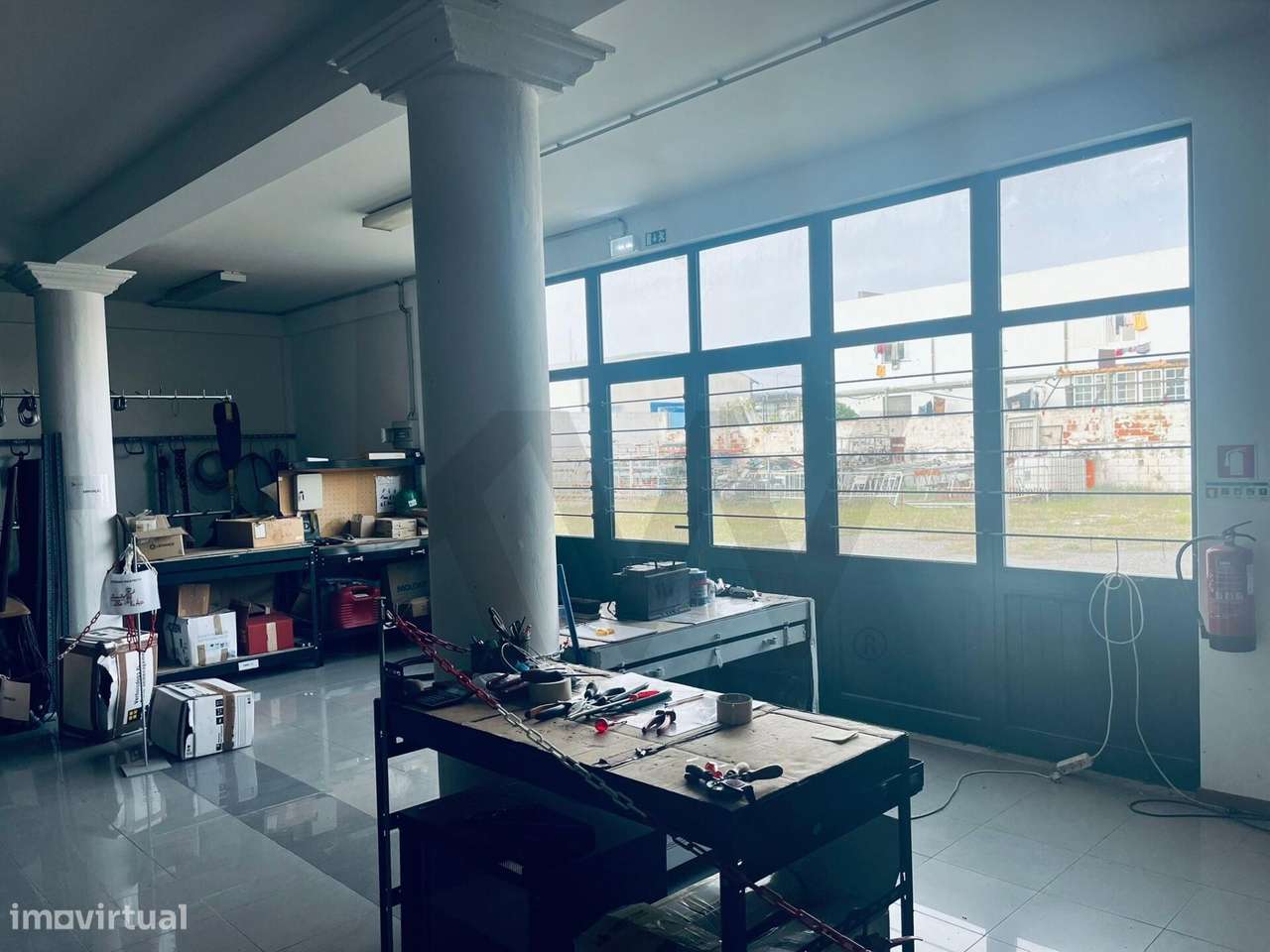 Armazém 767m2 com terreno 1854m2-18