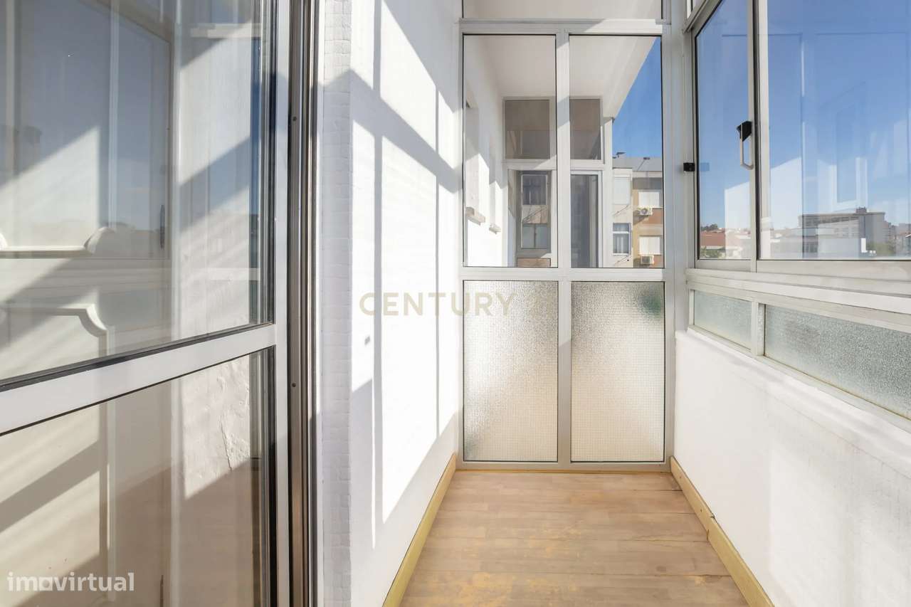 Apartamento T3 em Almada com Excelente Localização-46