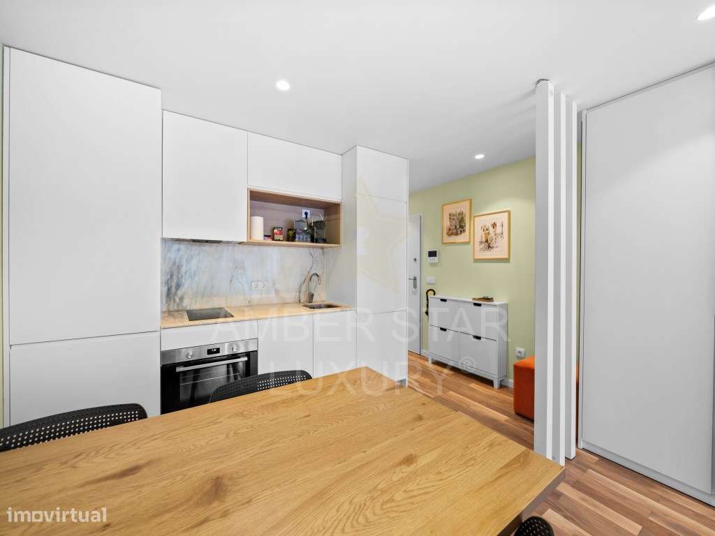 T0 com terraço de 36 m2 em edifício com elevador e garagem em pleno... - Grande imagem: 4/16