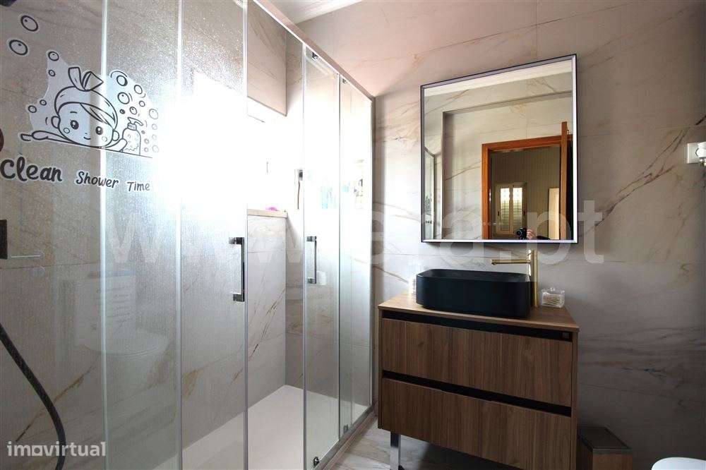 Moradia em Banda V2+1, Venda-17