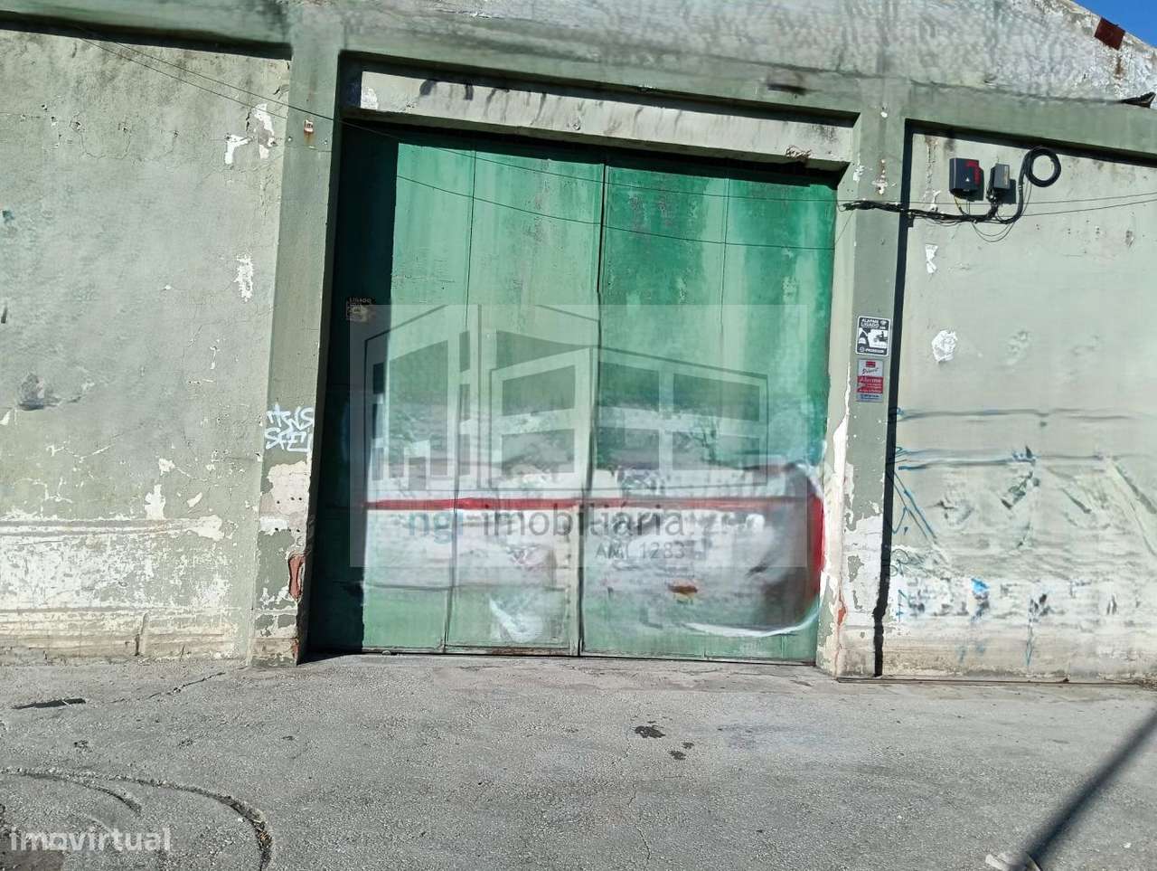 Terreno com armazém - Amadora-9
