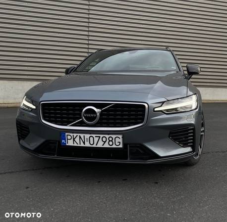 Volvo V60 T8 AWD Plug-In Hybrid R-Design - 4