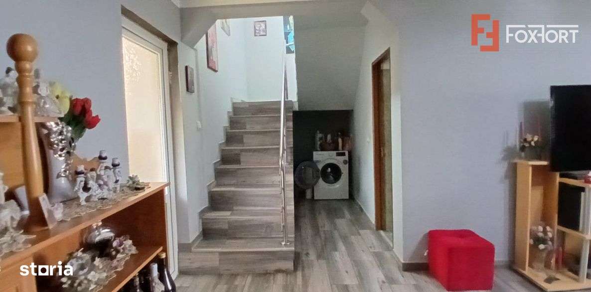 Casa individuala cu 5 camere P+M in Sanmihaiu Roman - Imagine principală: 4/19