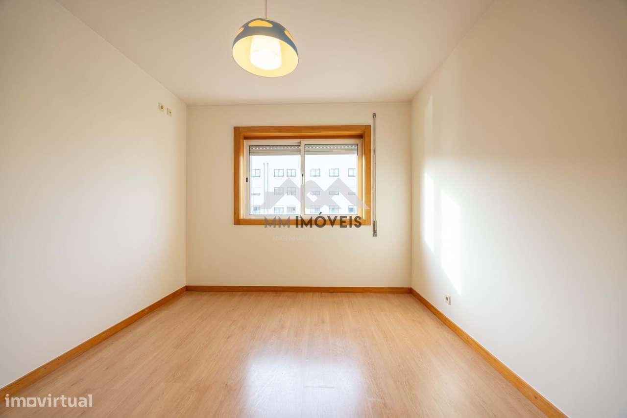 Apartamento T2 | Senhora da Hora | METRO | Garagem | Arrumo-28