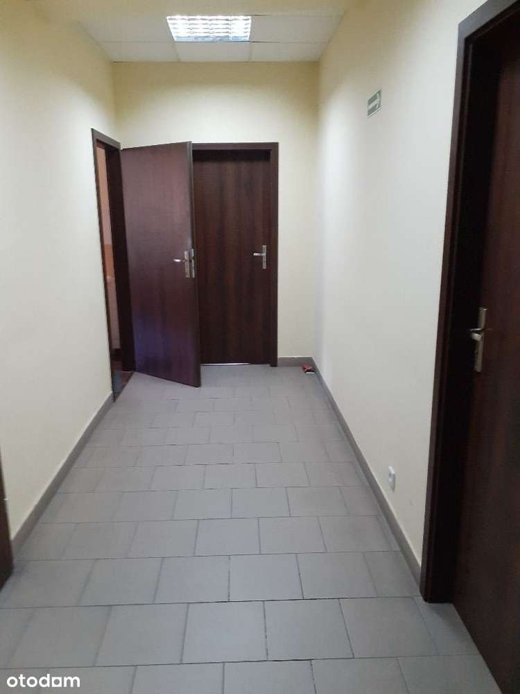 Nieruchomość z halą produkcyjną i zapl. biurowym-5