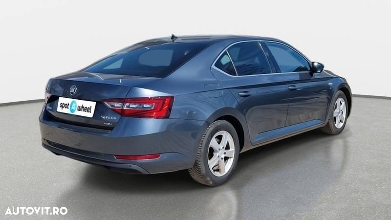 Skoda Superb 2.0 TDI DSG 4X4 Laurin & Klement - 5