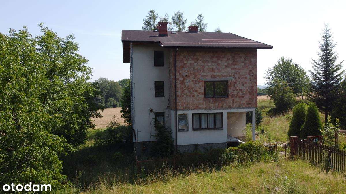 Siedlisko z budynkiem mieszkalnym w Ochabach Małych na sprzedaż.-1