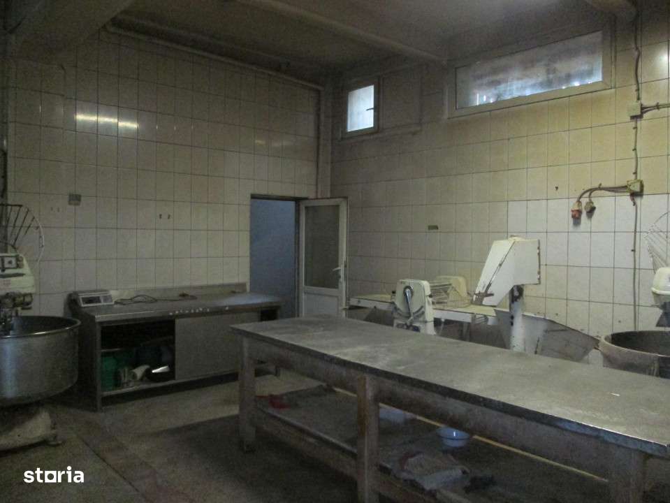 Spatiu comercial+brutarie, suprafata utila 500mp, zona centrala, Nucet - Imagine principală: 3/10