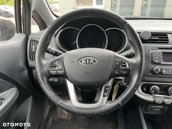 Kia Rio - 15