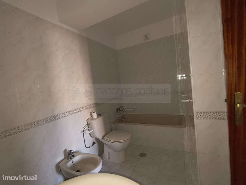 Apartamento T3 - próximo ao Braga Parque, com lugar de garagem-15