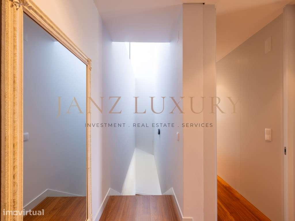 Moradia T4 Contemporânea com Vista Mar Total e Rooftop | Paço de Arcos-37