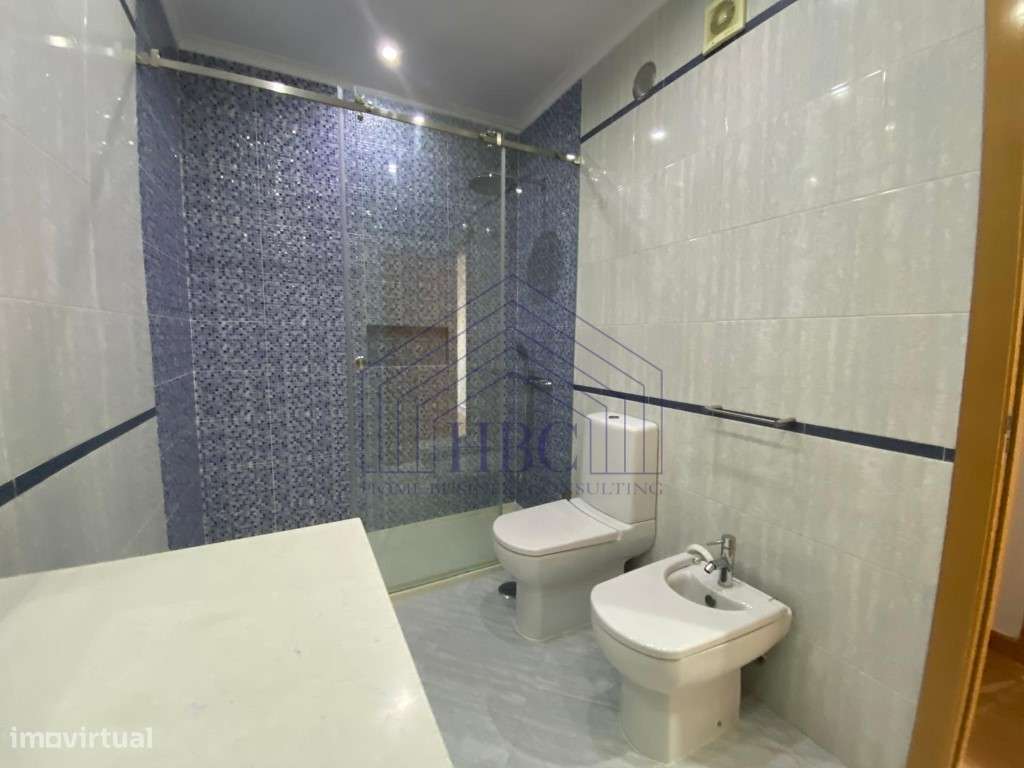 Apartamento T3 nas Colinas do Cruzeiro | 4 Parqueamentos + Arrecadação-18