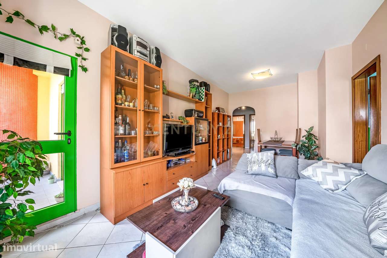 Apartamento T3 com Lugar de Garagem e Arrecadação-4