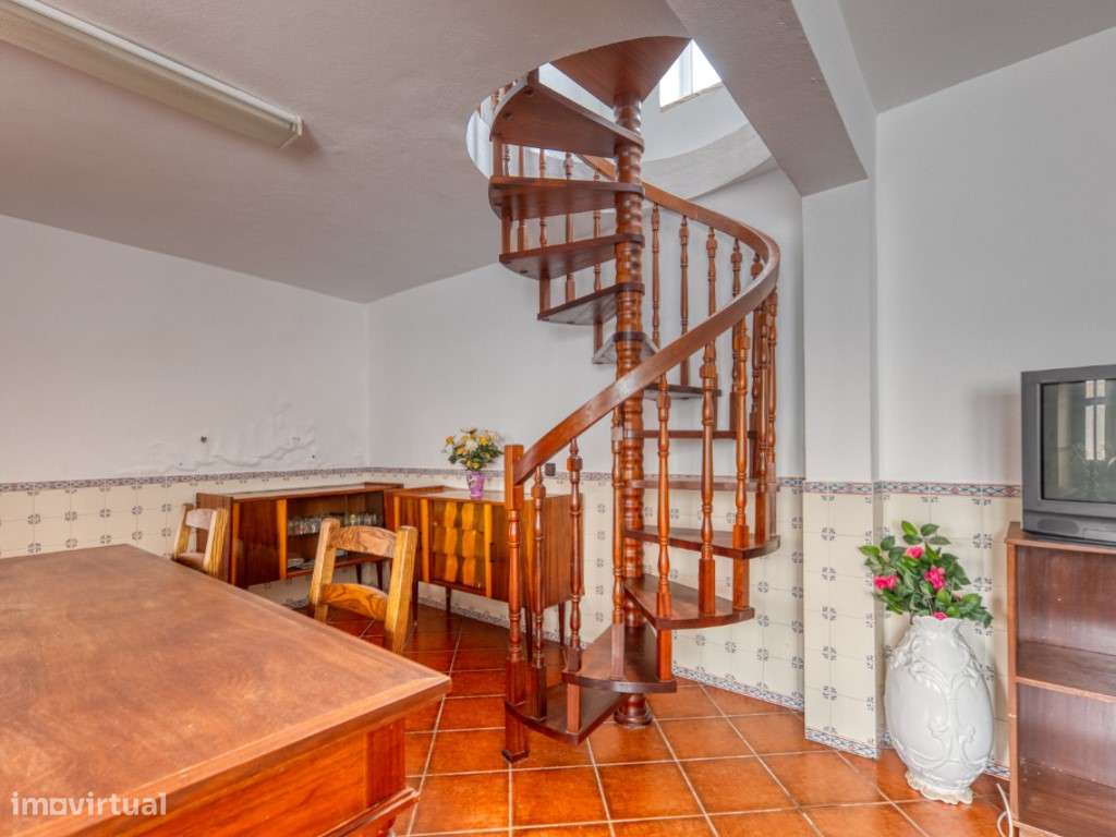 Moradia T4 com Quintal e Terraço, a Apenas 4 Minutos do Centro da V...-14