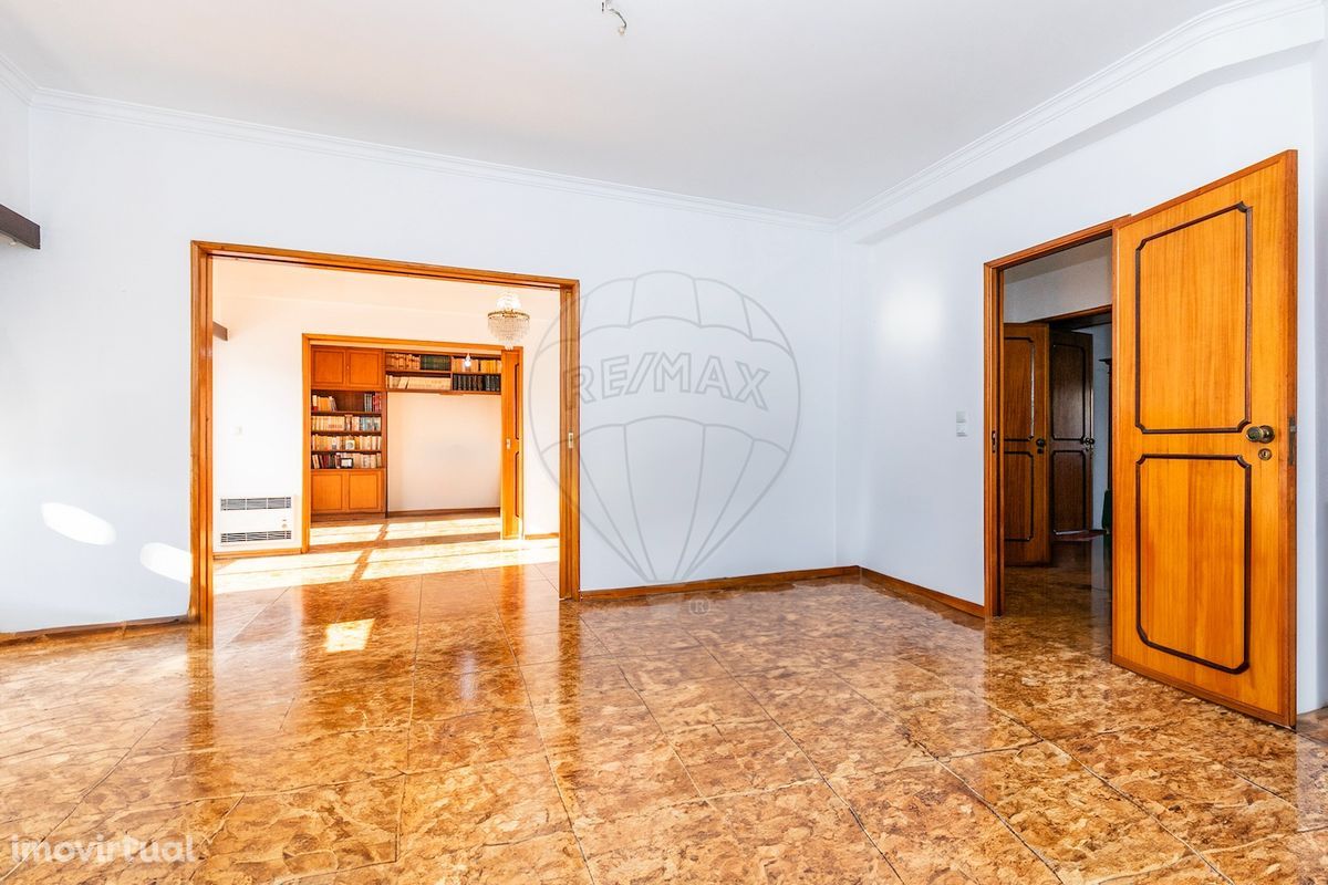 Apartamento T4 para venda