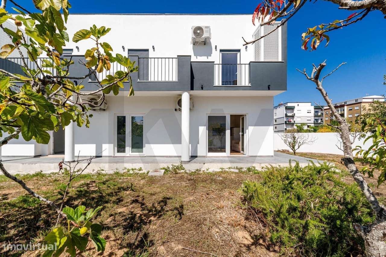 Prédio Residencial 17 Unidades – Totalmente Remodelado | Leiria-1