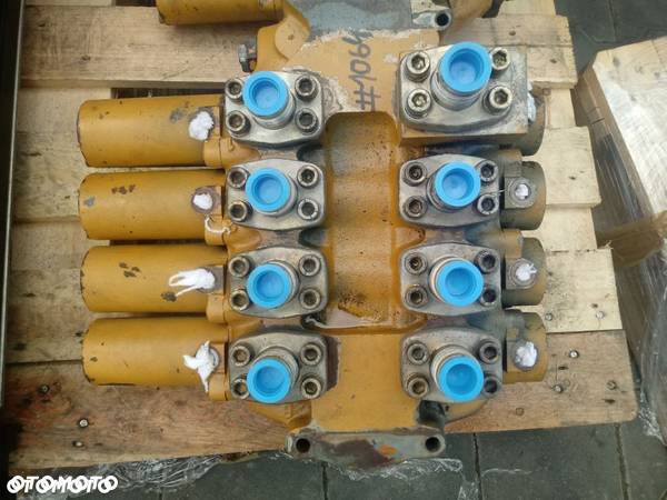 Rozdzielacz hydrauliczny Rexroth (4 Sekcje) MO- 7150/1 307 120 35 85 - 1