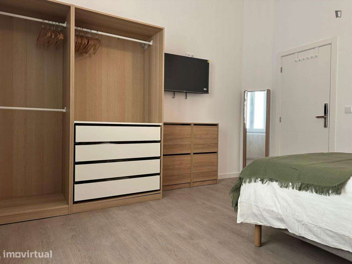 Quarto - localizado em São Sebastião Lisbon - Grande imagem: 4/5