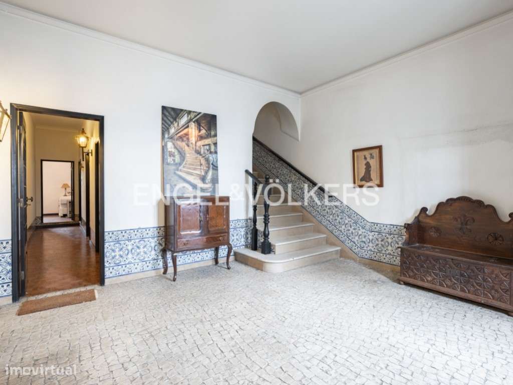 Excelente moradia T6 com AL situada no centro de Almeirim-6