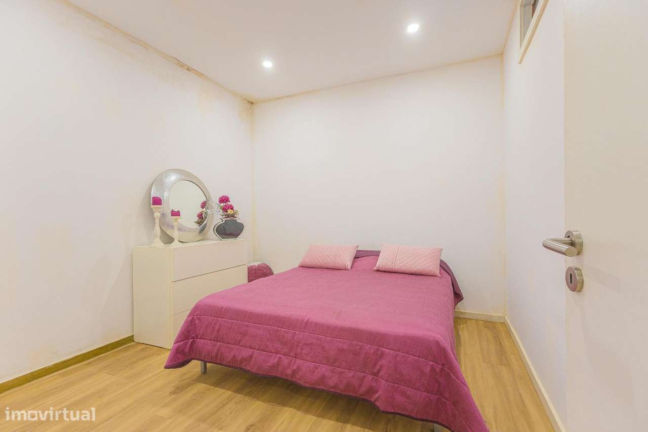 Moradia T2 renovada com Terraço, Jardim e Armazém - Centro de Baltar-5