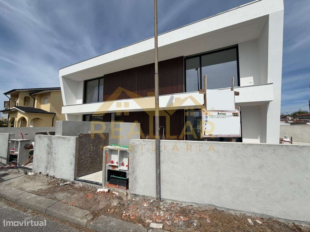 Luxo e Minimalismo: Moradias T3 de Arquitetura Contemporânea-21