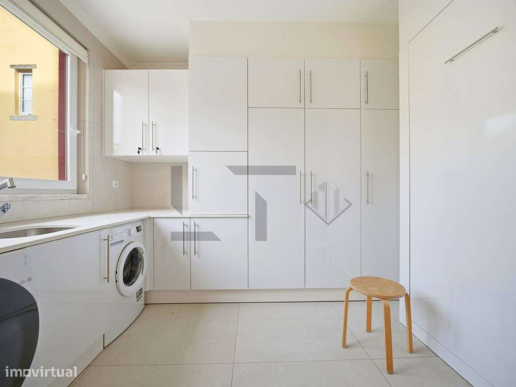 Prédio/Moradia T4 com Pátio para Venda em Campo de Ourique, Lisboa-32