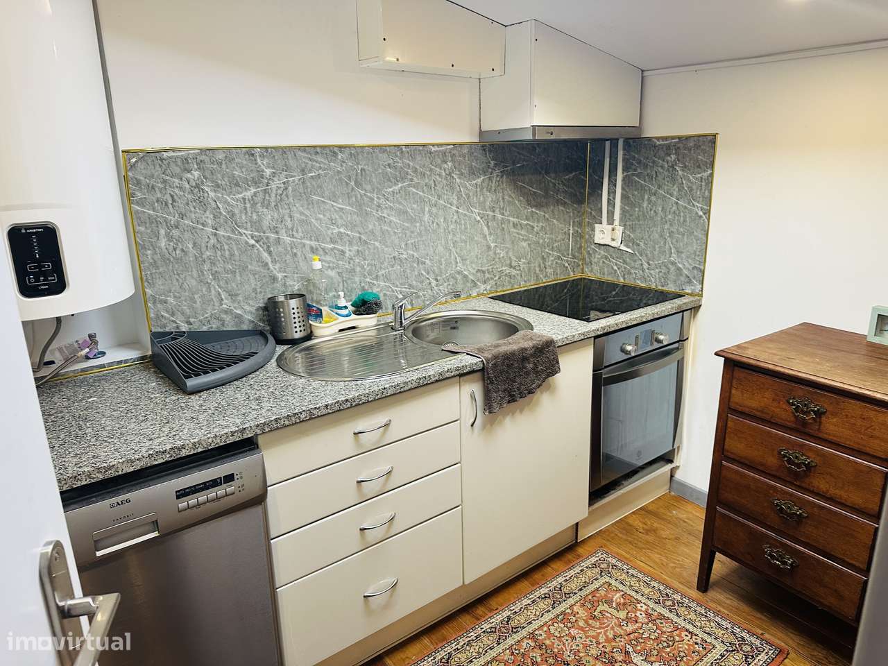 Moradia T3+T2 Bifamiliar para habitação própria ou investimento-16