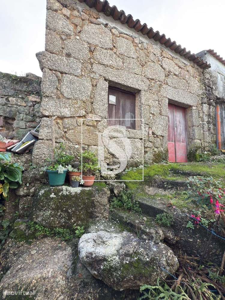 Moradia para Restaurar - Grande imagem: 2/12