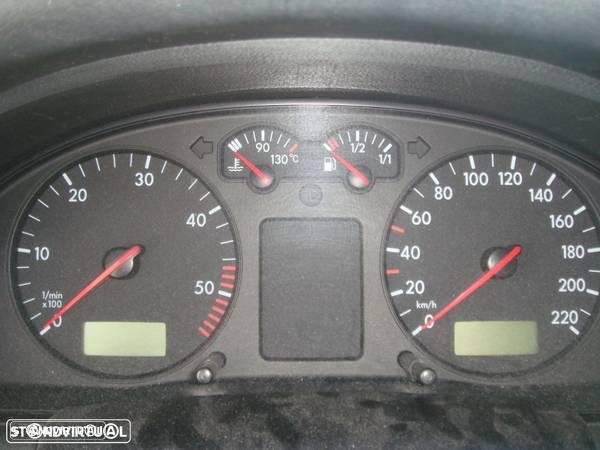 Volkswagen Passat 1.9 TDi 1998 para peças - 36