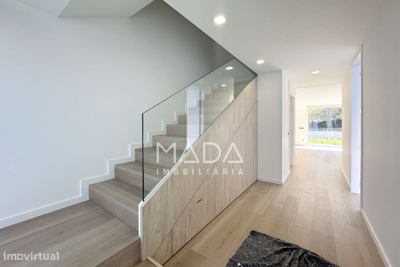 Moradia, 204 m², Lanhoso-12